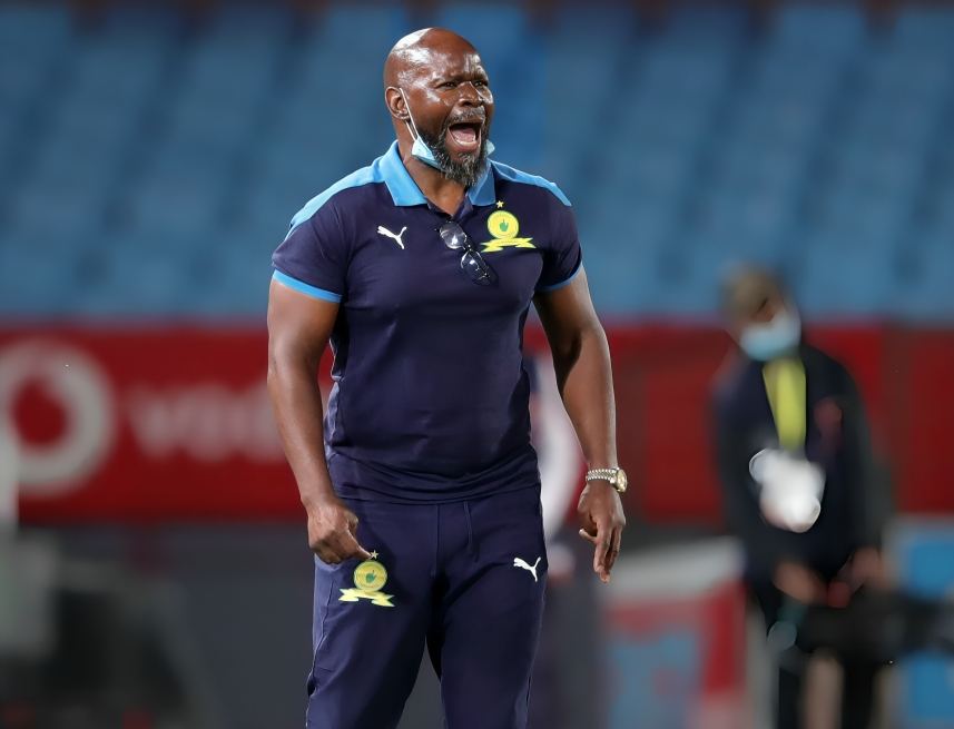 Steve Komphela (Mamelodi Sundowns) – Over R700,000 per month